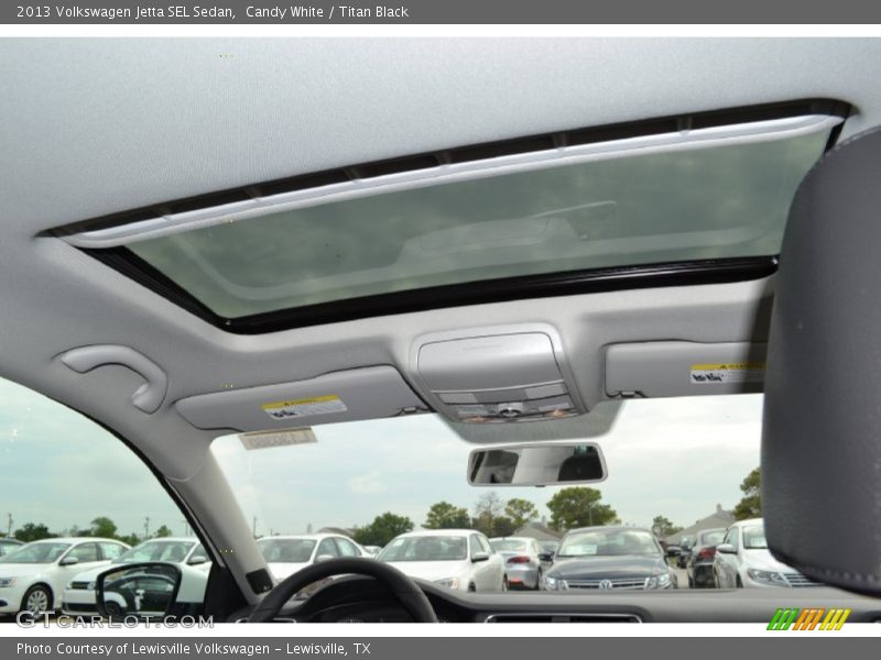 Candy White / Titan Black 2013 Volkswagen Jetta SEL Sedan