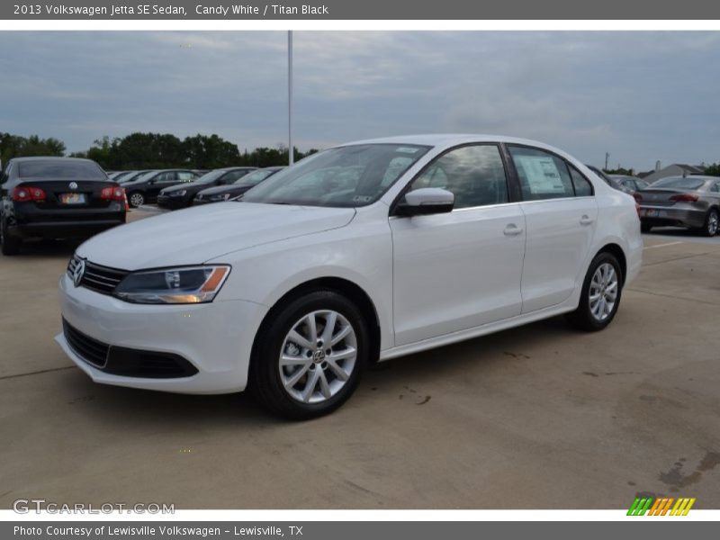 Candy White / Titan Black 2013 Volkswagen Jetta SE Sedan