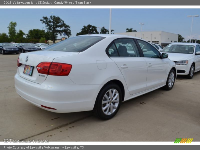 Candy White / Titan Black 2013 Volkswagen Jetta SE Sedan