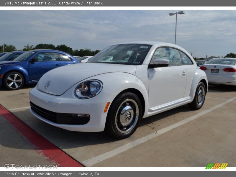 Candy White / Titan Black 2013 Volkswagen Beetle 2.5L