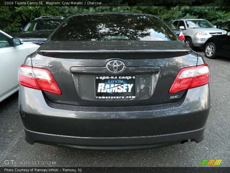 Magnetic Gray Metallic / Charcoal 2009 Toyota Camry SE