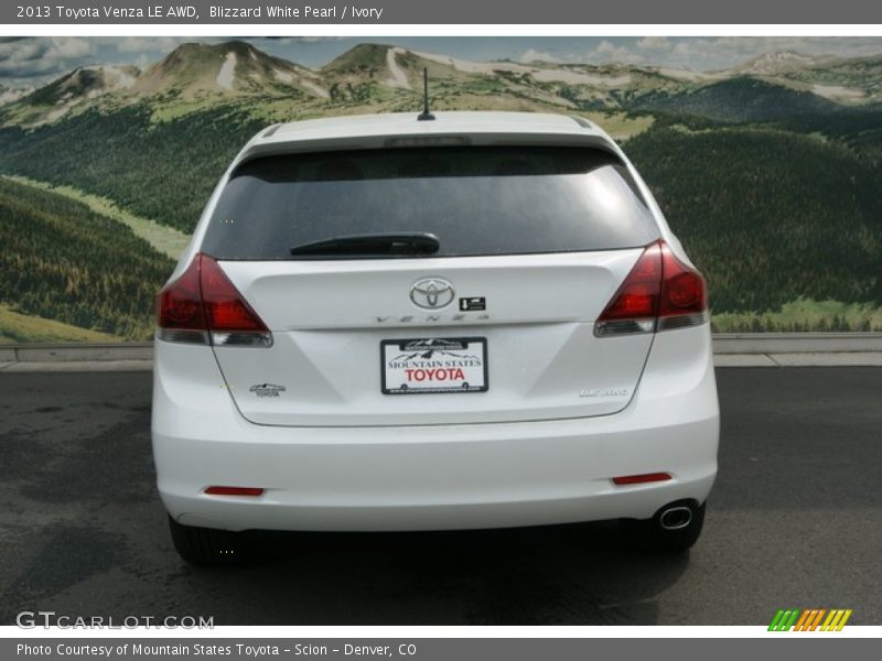 Blizzard White Pearl / Ivory 2013 Toyota Venza LE AWD