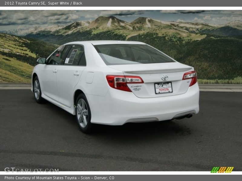 Super White / Black 2012 Toyota Camry SE
