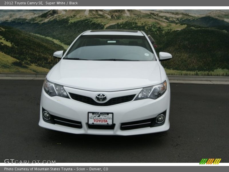 Super White / Black 2012 Toyota Camry SE