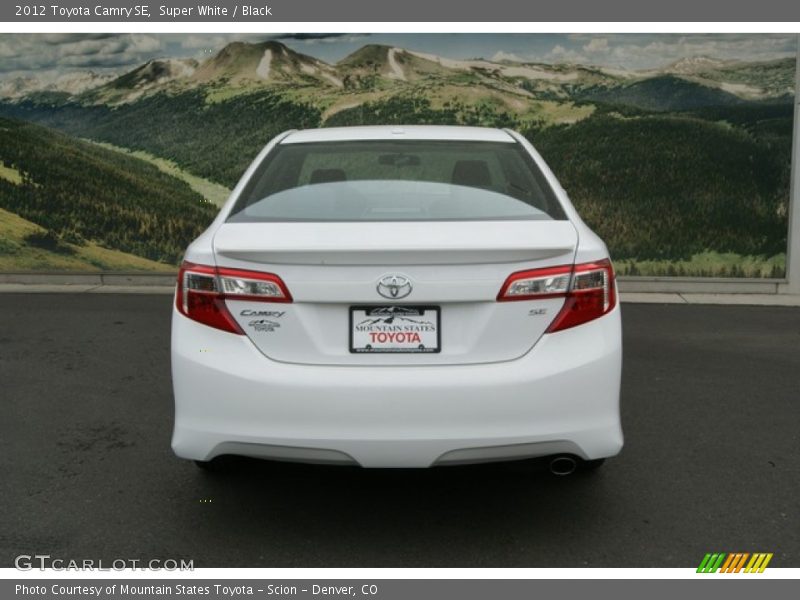 Super White / Black 2012 Toyota Camry SE