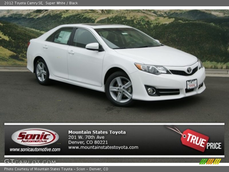 Super White / Black 2012 Toyota Camry SE