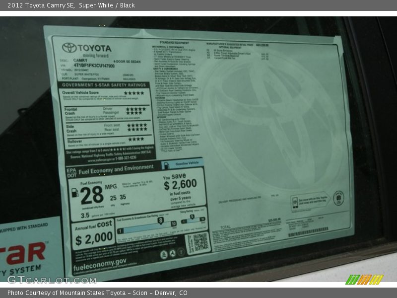 Super White / Black 2012 Toyota Camry SE