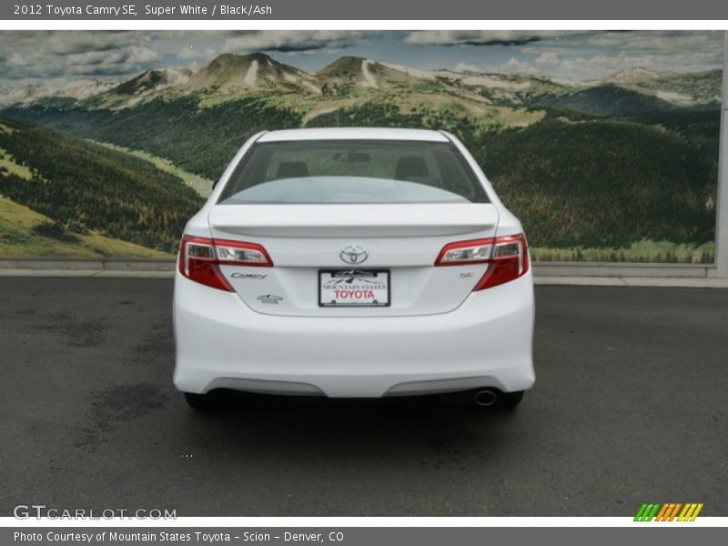 Super White / Black/Ash 2012 Toyota Camry SE