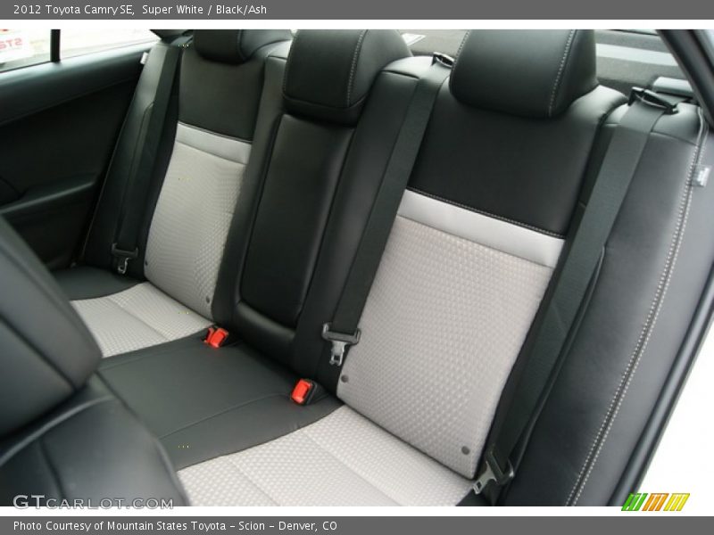 Super White / Black/Ash 2012 Toyota Camry SE