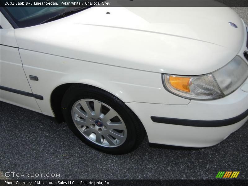 Polar White / Charcoal Grey 2002 Saab 9-5 Linear Sedan