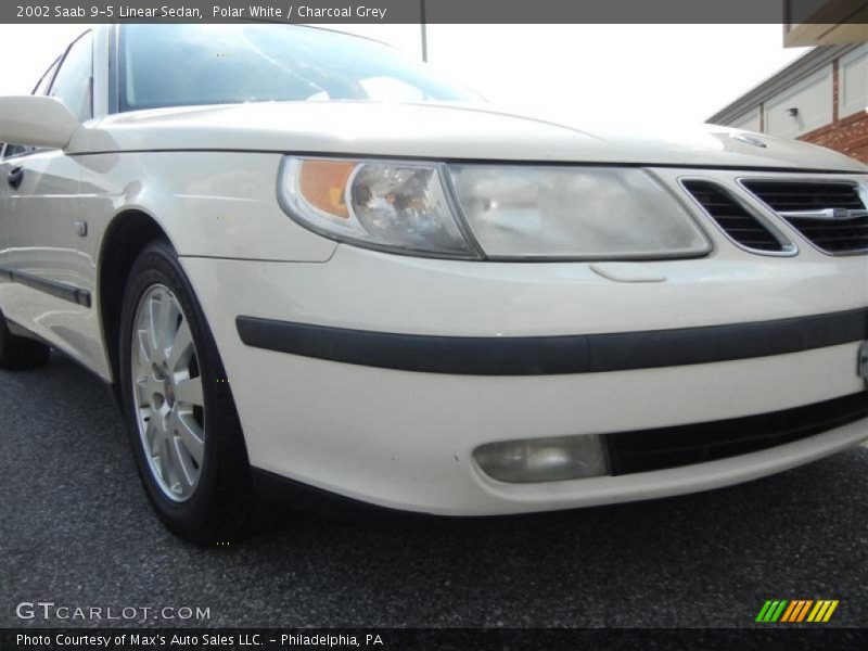 Polar White / Charcoal Grey 2002 Saab 9-5 Linear Sedan