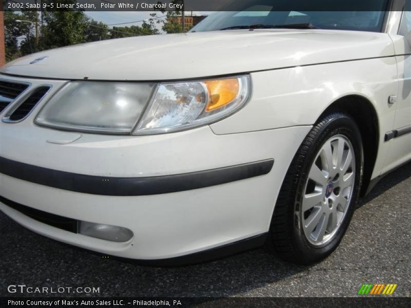 Polar White / Charcoal Grey 2002 Saab 9-5 Linear Sedan
