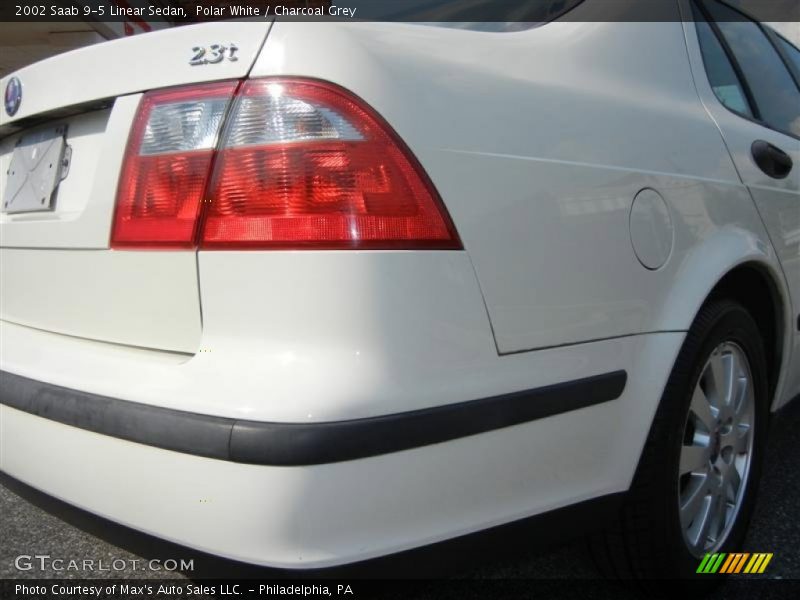 Polar White / Charcoal Grey 2002 Saab 9-5 Linear Sedan