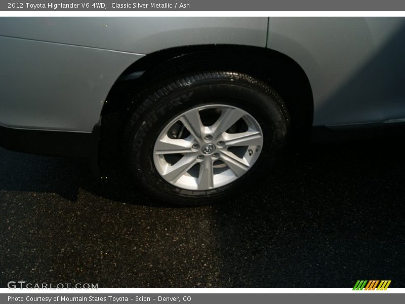 Classic Silver Metallic / Ash 2012 Toyota Highlander V6 4WD