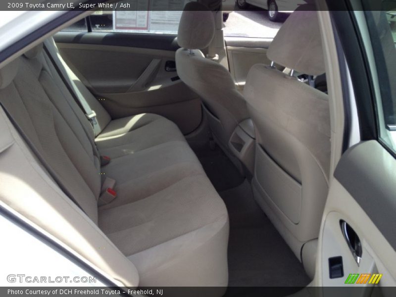 Super White / Ash 2009 Toyota Camry LE