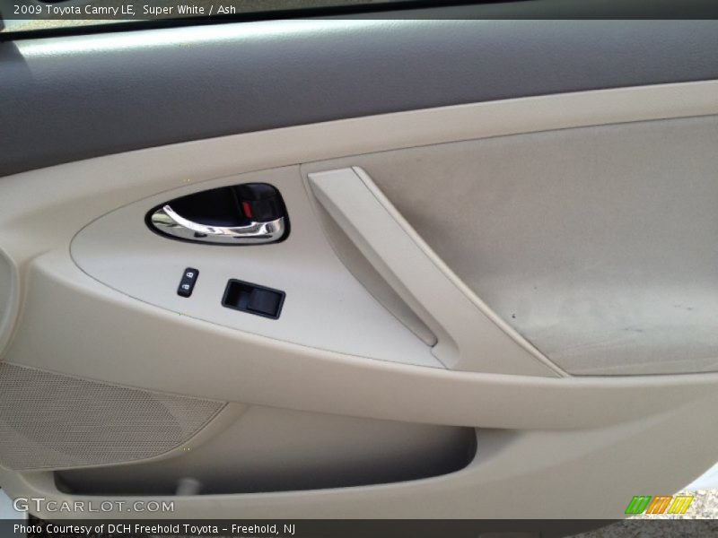 Super White / Ash 2009 Toyota Camry LE