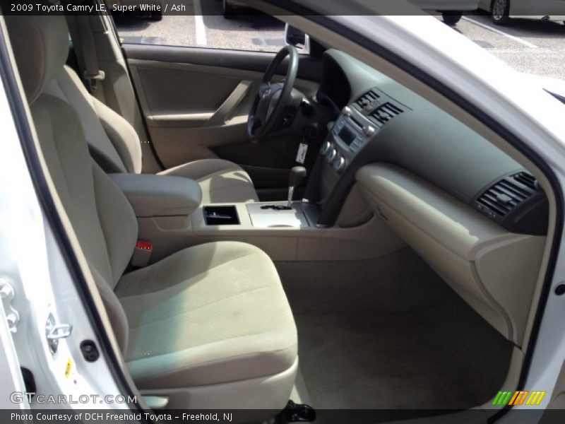 Super White / Ash 2009 Toyota Camry LE