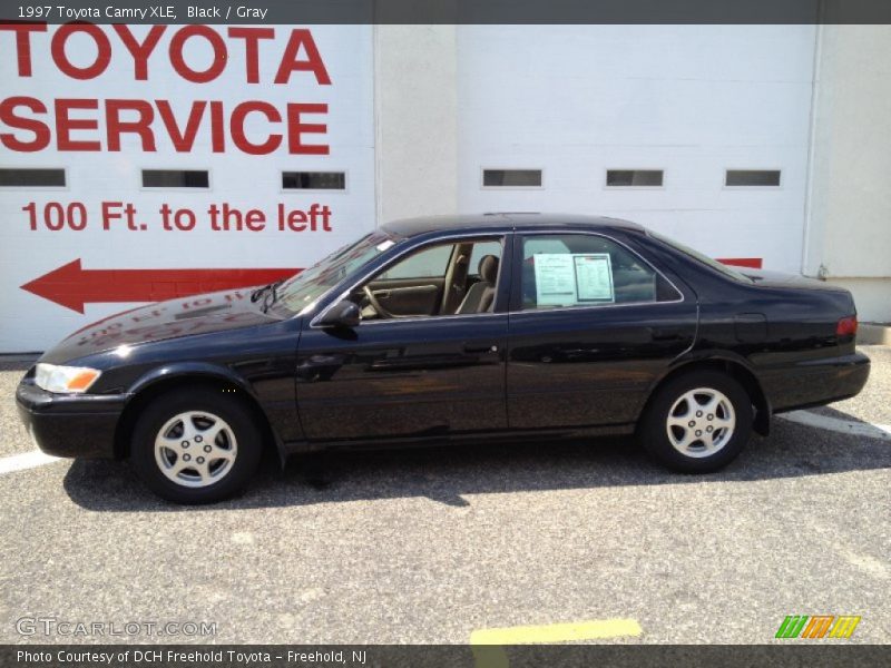 Black / Gray 1997 Toyota Camry XLE
