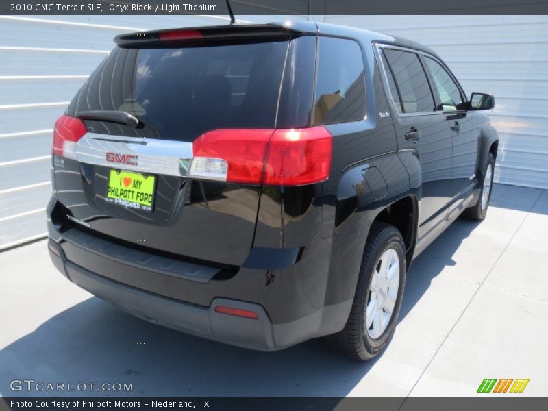 Onyx Black / Light Titanium 2010 GMC Terrain SLE