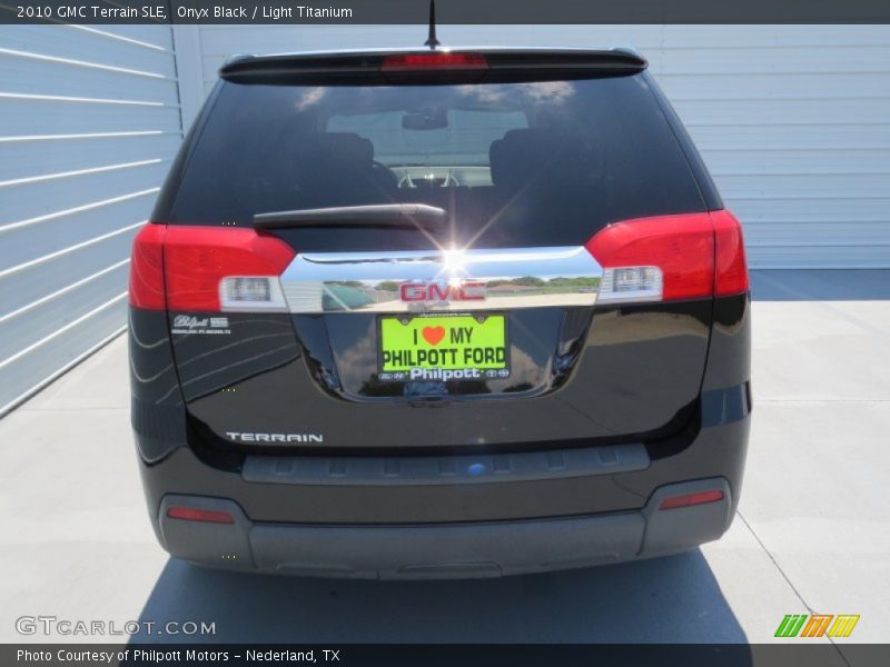 Onyx Black / Light Titanium 2010 GMC Terrain SLE