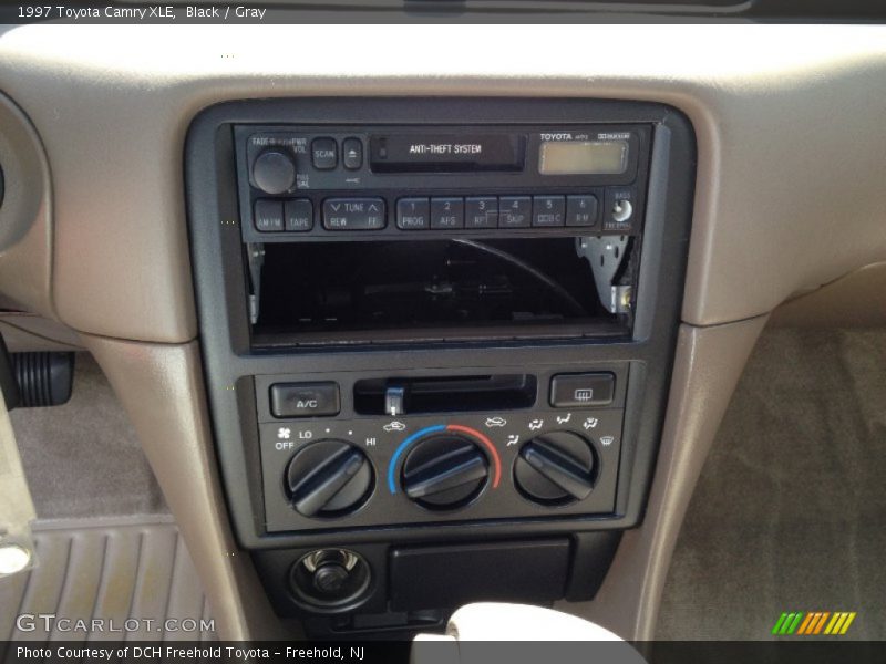 Black / Gray 1997 Toyota Camry XLE
