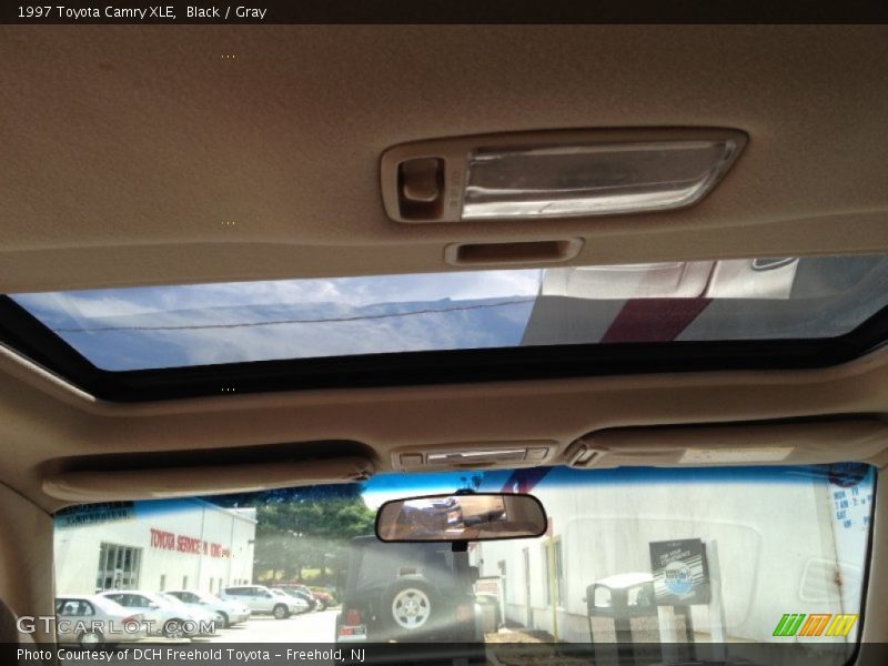 Black / Gray 1997 Toyota Camry XLE
