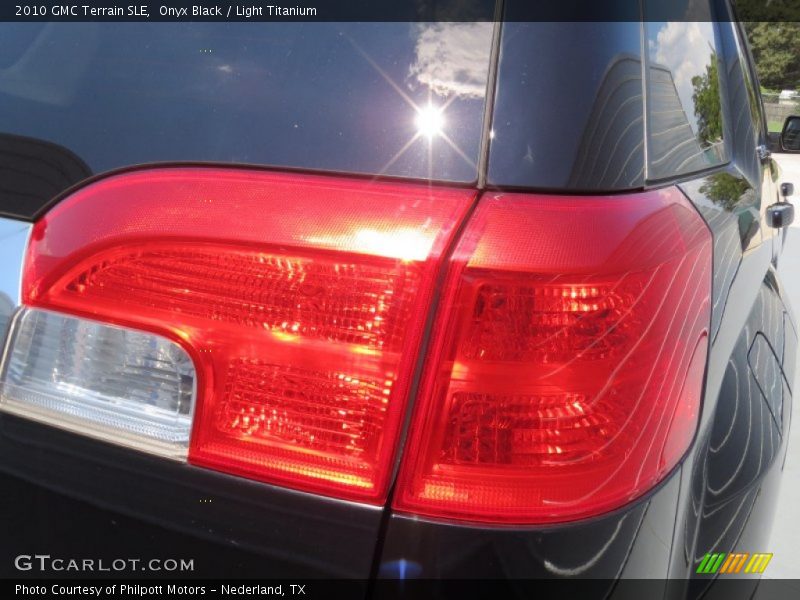 Onyx Black / Light Titanium 2010 GMC Terrain SLE