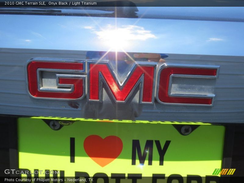 Onyx Black / Light Titanium 2010 GMC Terrain SLE