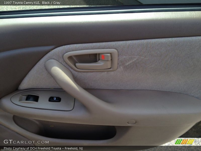 Black / Gray 1997 Toyota Camry XLE