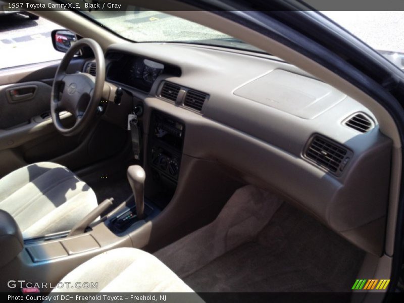 Black / Gray 1997 Toyota Camry XLE