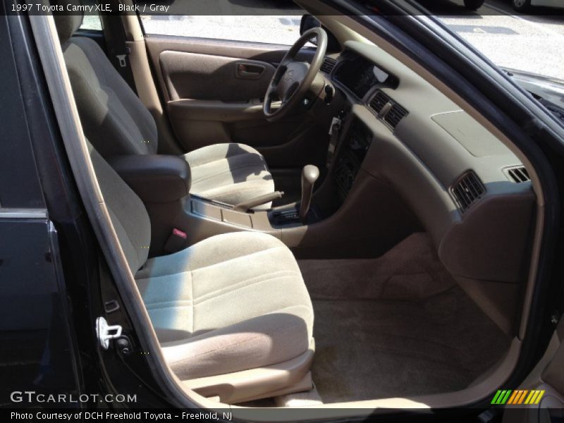 Black / Gray 1997 Toyota Camry XLE