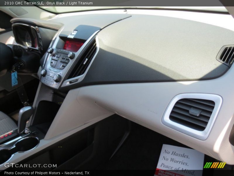 Onyx Black / Light Titanium 2010 GMC Terrain SLE