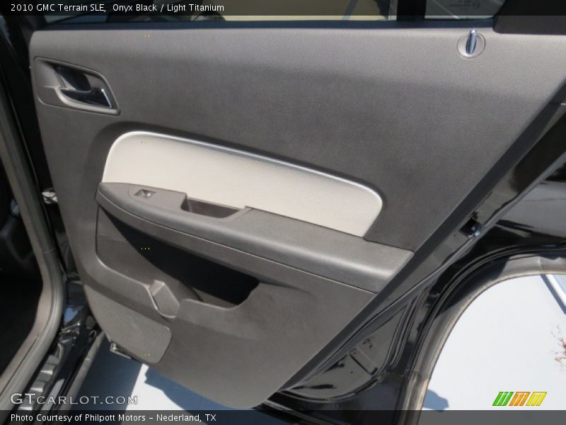 Onyx Black / Light Titanium 2010 GMC Terrain SLE