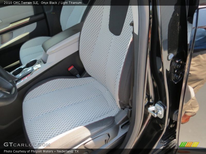 Onyx Black / Light Titanium 2010 GMC Terrain SLE