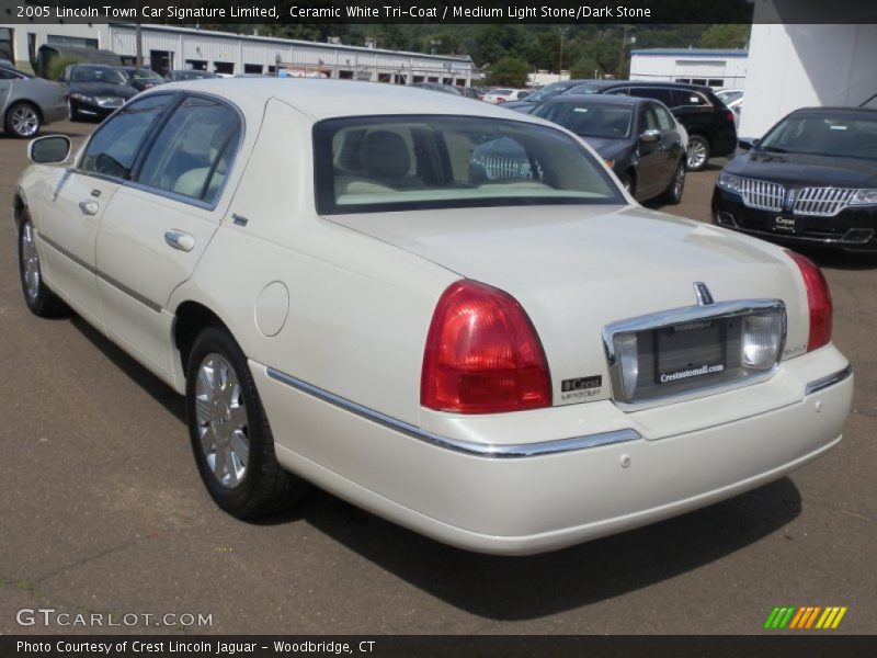 Ceramic White Tri-Coat / Medium Light Stone/Dark Stone 2005 Lincoln Town Car Signature Limited