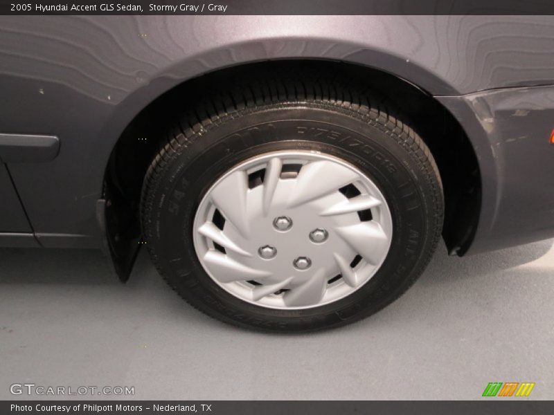 Stormy Gray / Gray 2005 Hyundai Accent GLS Sedan