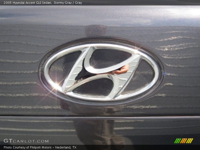 Stormy Gray / Gray 2005 Hyundai Accent GLS Sedan