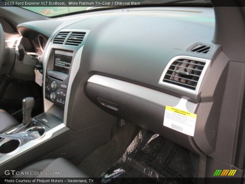 White Platinum Tri-Coat / Charcoal Black 2013 Ford Explorer XLT EcoBoost