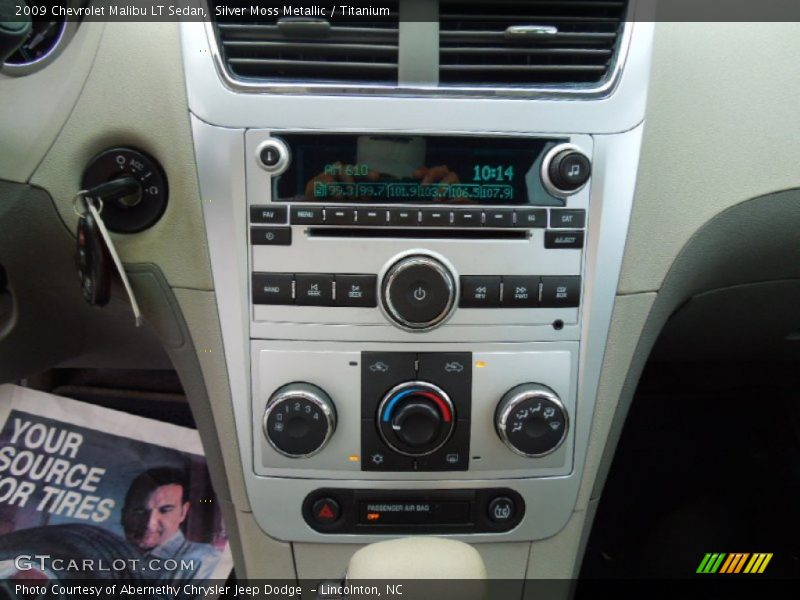 Controls of 2009 Malibu LT Sedan