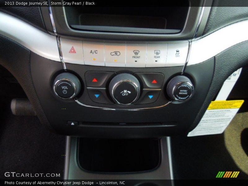 Storm Gray Pearl / Black 2013 Dodge Journey SE