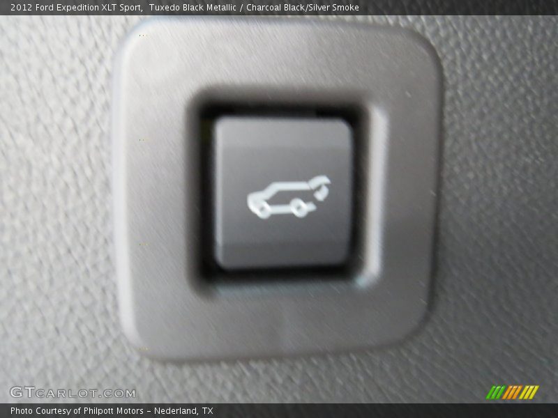 Tuxedo Black Metallic / Charcoal Black/Silver Smoke 2012 Ford Expedition XLT Sport