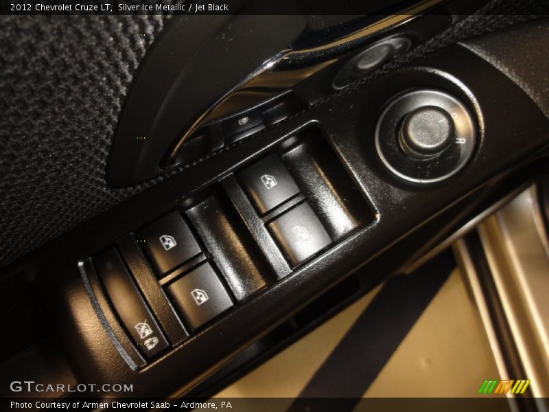 Silver Ice Metallic / Jet Black 2012 Chevrolet Cruze LT