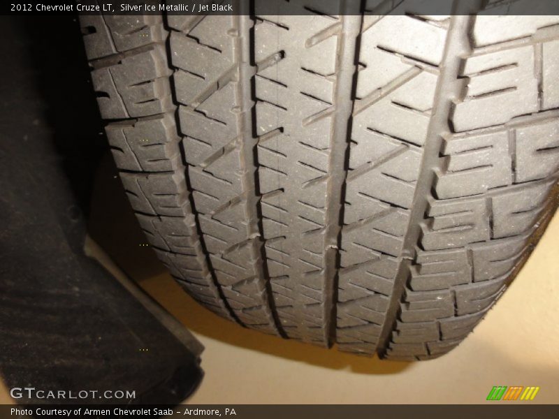 Silver Ice Metallic / Jet Black 2012 Chevrolet Cruze LT