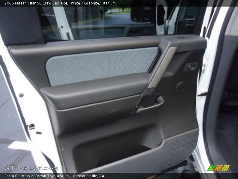 White / Graphite/Titanium 2006 Nissan Titan SE Crew Cab 4x4