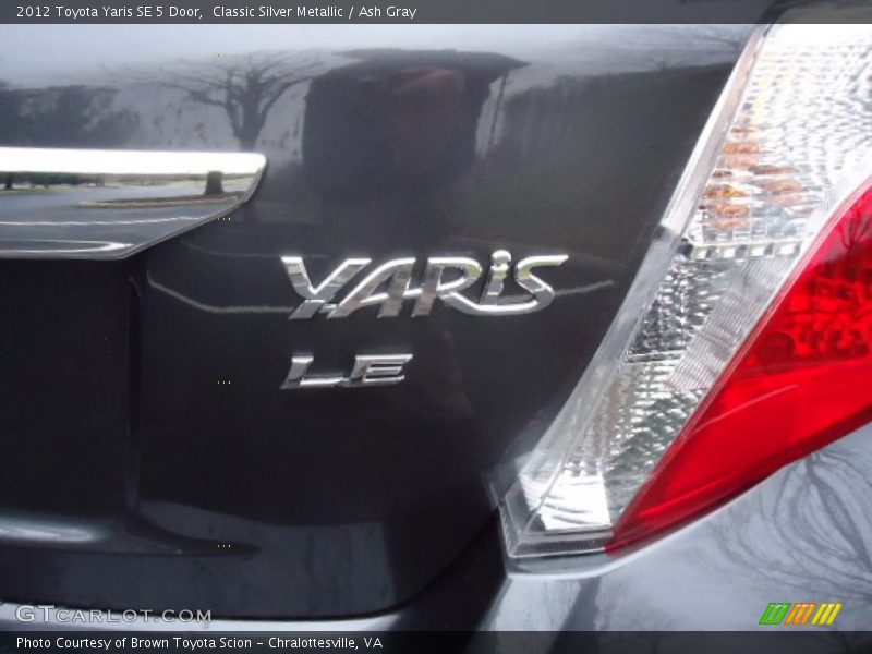Classic Silver Metallic / Ash Gray 2012 Toyota Yaris SE 5 Door