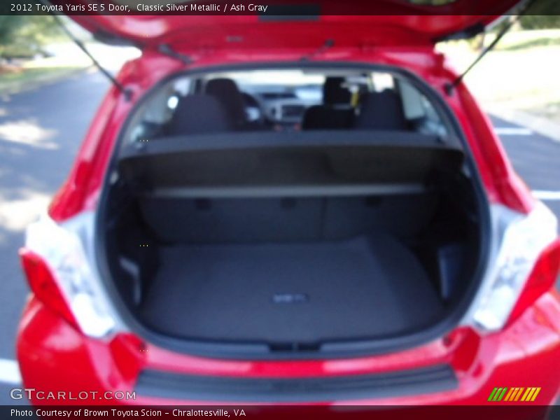 Classic Silver Metallic / Ash Gray 2012 Toyota Yaris SE 5 Door