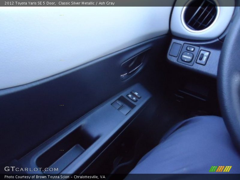Classic Silver Metallic / Ash Gray 2012 Toyota Yaris SE 5 Door