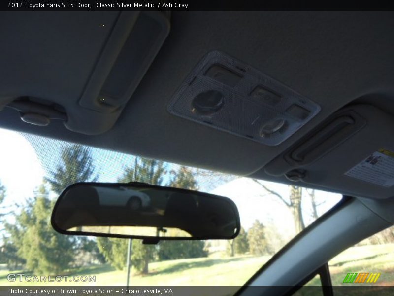 Classic Silver Metallic / Ash Gray 2012 Toyota Yaris SE 5 Door