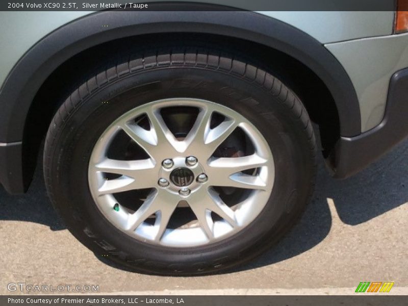 Silver Metallic / Taupe 2004 Volvo XC90 2.5T