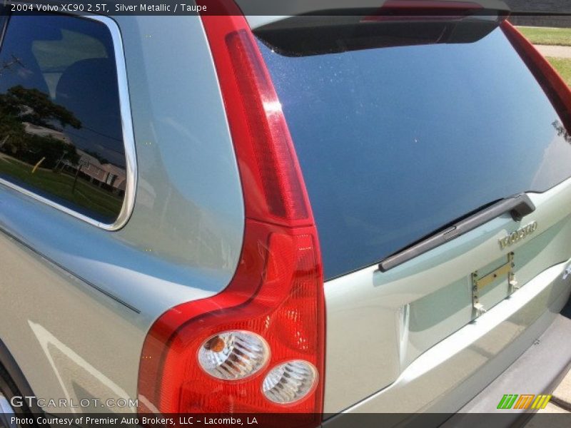 Silver Metallic / Taupe 2004 Volvo XC90 2.5T